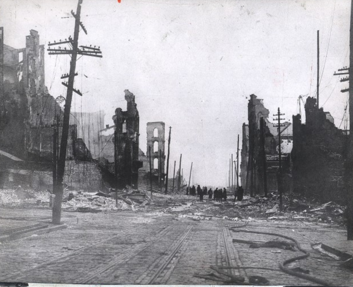 great_baltimore_fire_baltimore_street_looking_east_at_liberty_street_1904.png