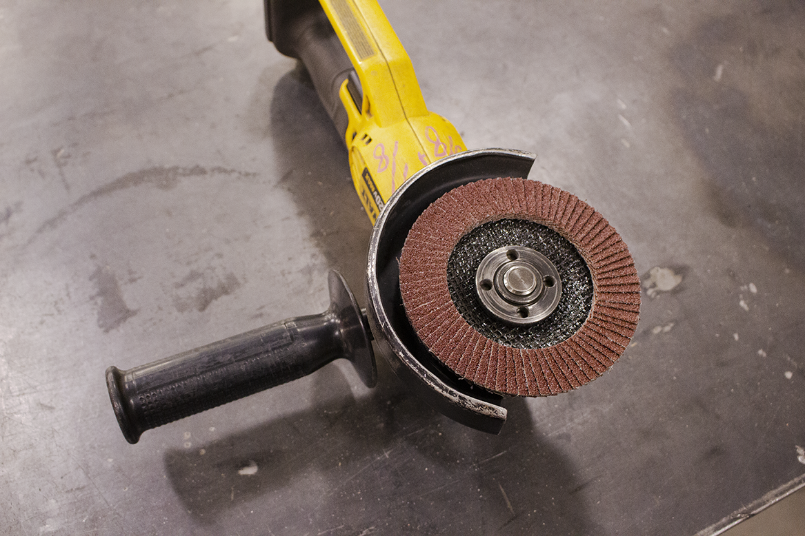 metal-shop-angle-grinder_optimal-flapdisc.png