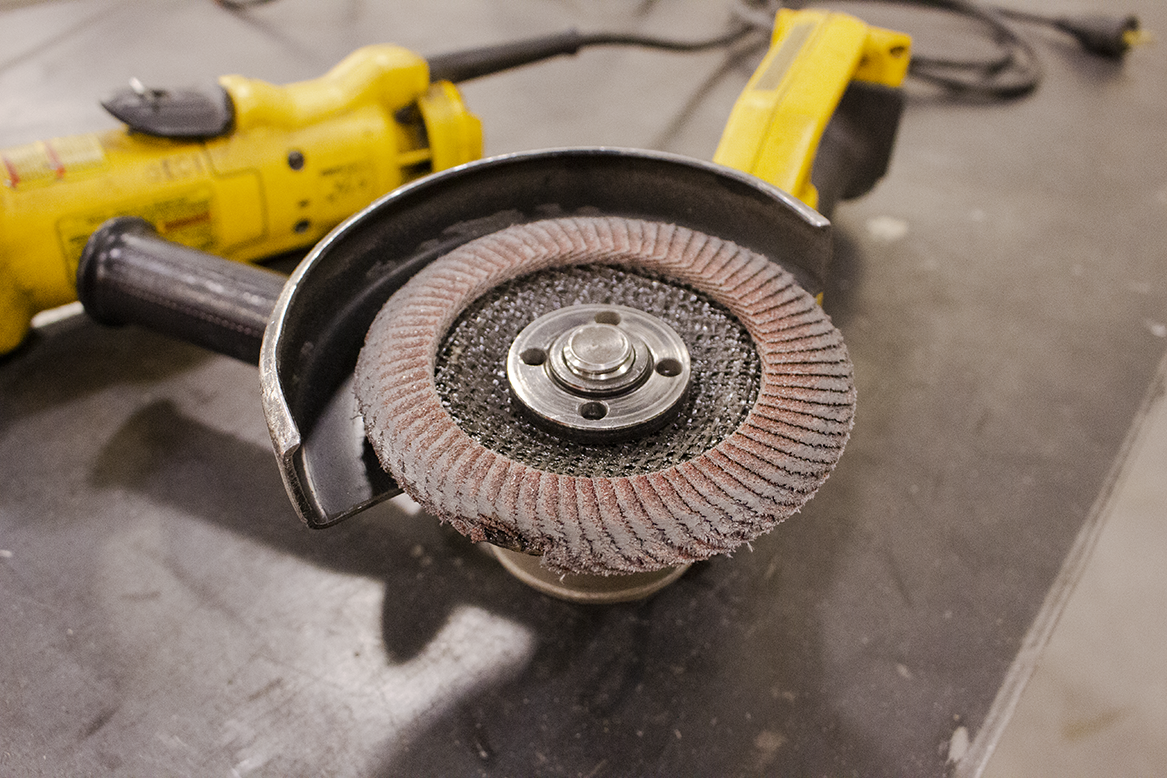 metal-shop-angle-grinder_suboptimal-flapdisc.png