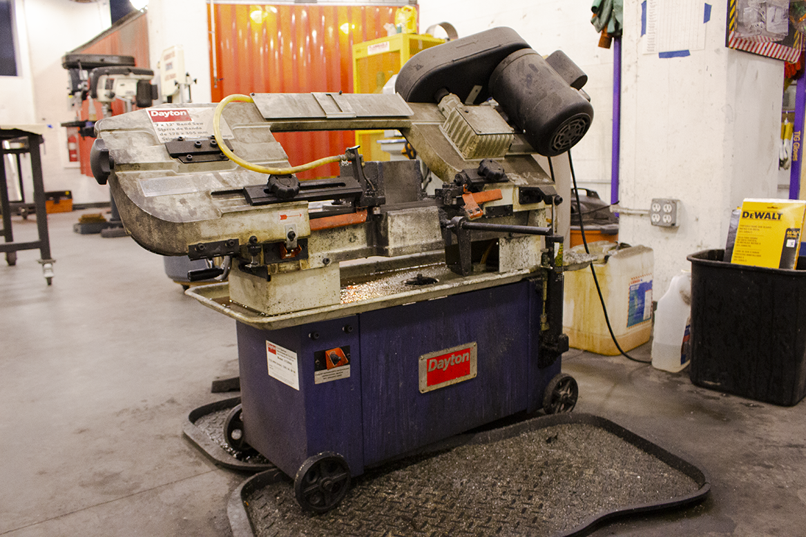 metal-shop-dayton-horizontal-bandsaw.png