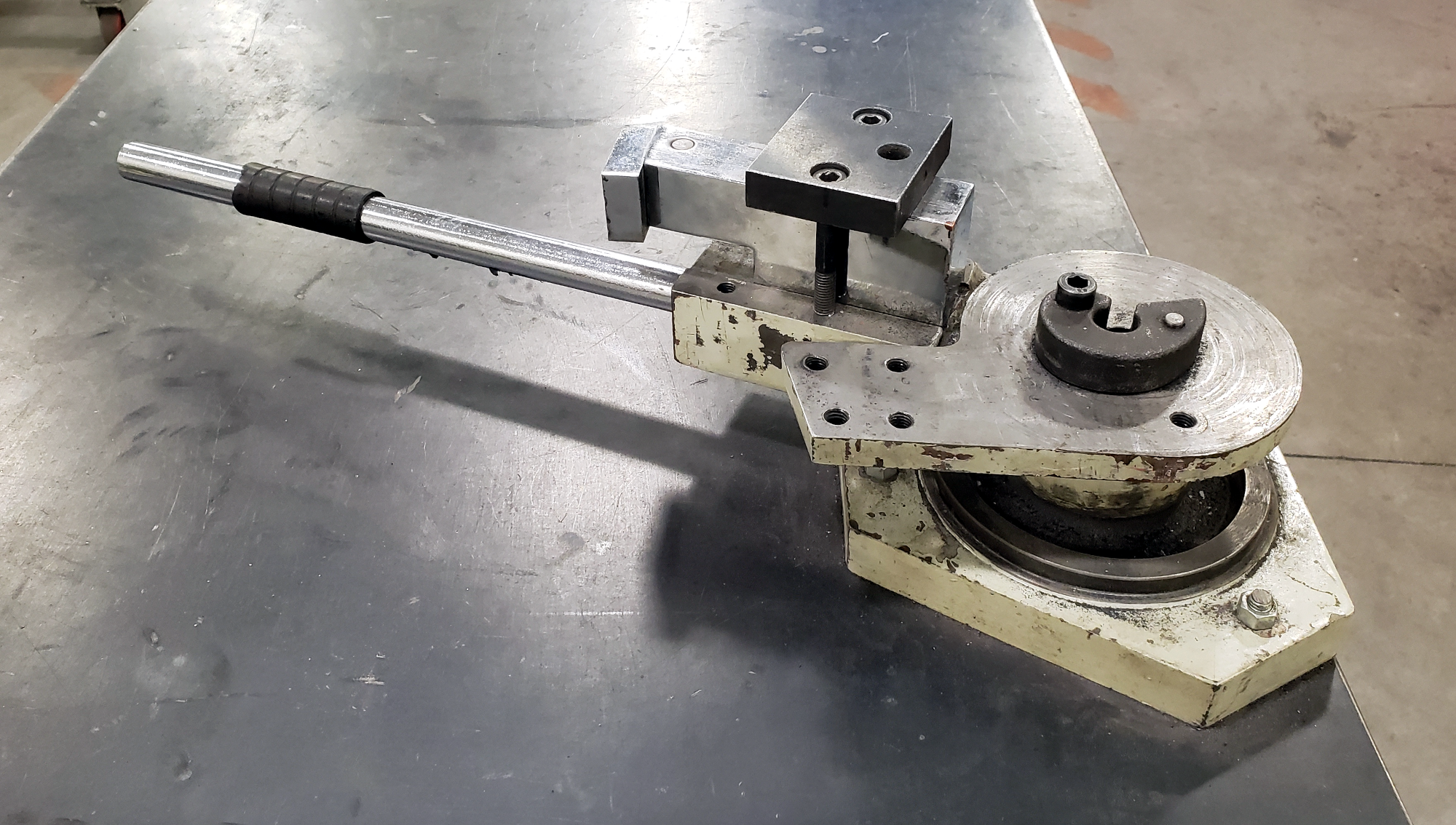 metal_shop_small-tube-bender.png