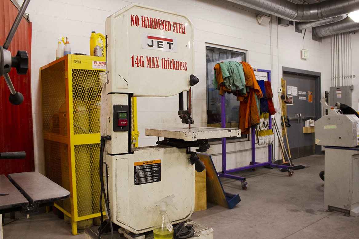 metal-shop-vertical-bandsaw.png