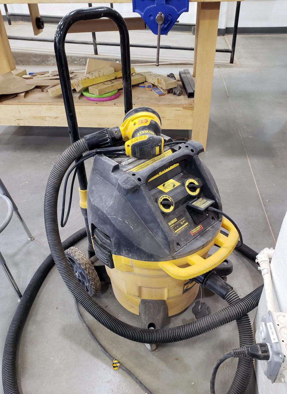 wood_shop_vac_sander.jpg